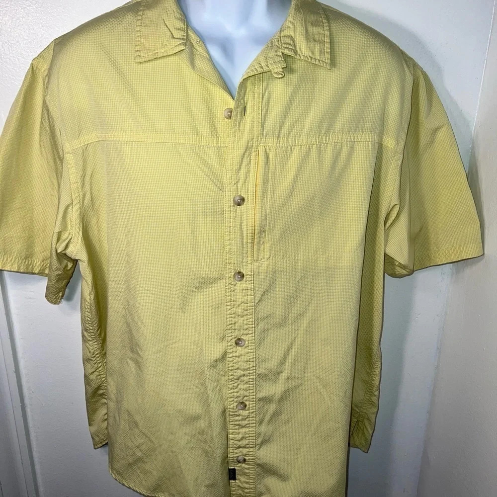 Cabela’s,M, yellow mico check print, wick advance, short sleeve, collared button